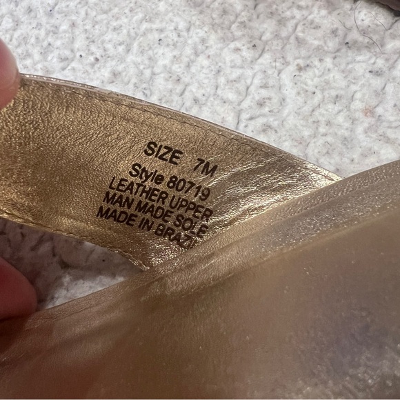 Lilly Pulitzer Women's McKim Wedge Sandal Gold Metallic 2” Wedge Heel - Picture 10 of 10